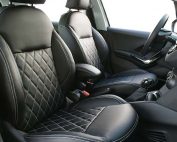 Peugeot 208 Alba eco-leather Zwart Diamond Stiksel Wit