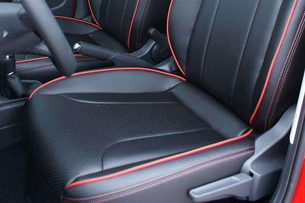 Seat Mii Alba eco-leather Zwart Rood stiksel Perforatie Voorstoelen-2
