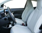 Toyota Aygo Alba eco-leather Titaniumgrijs Voorstoelen