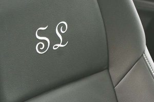 Toyota Rav 4 Buffalino Leder Zwart Geborduurd Logo